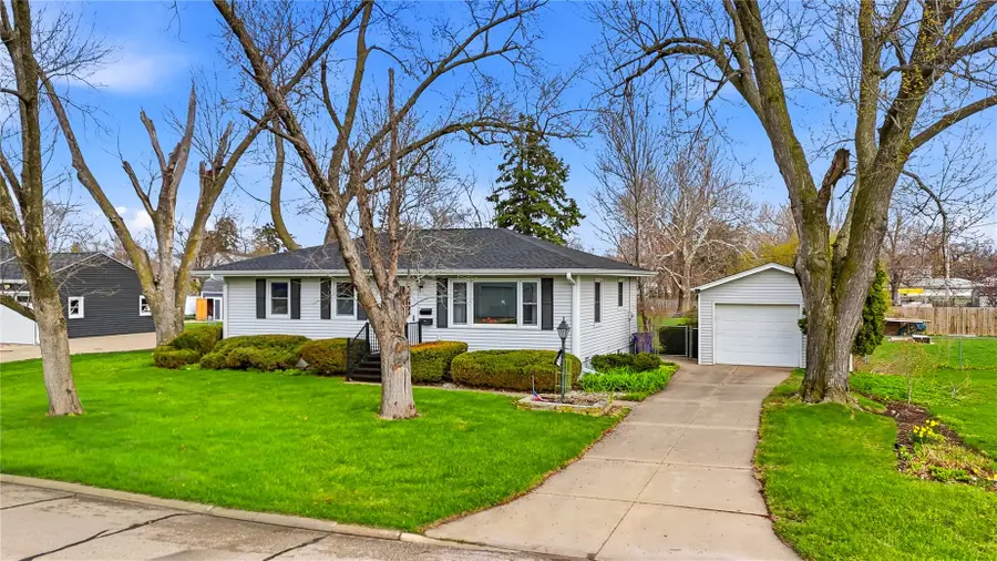 1920 Burch Ave Nw, Cedar Rapids, IA 52405 - #2