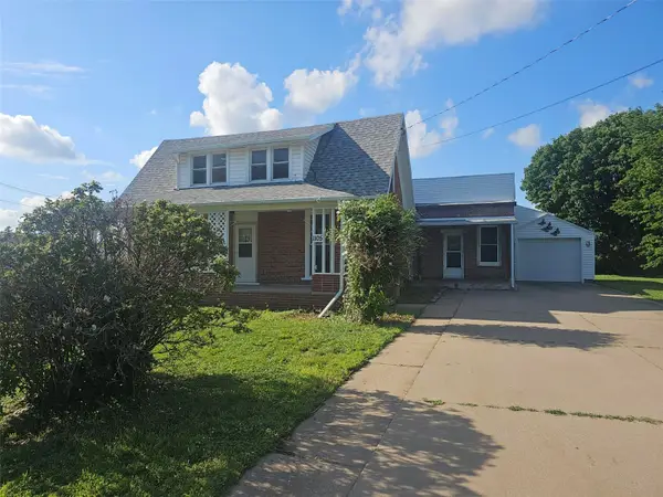 1105 5th Street E, Vinton, IA 52349