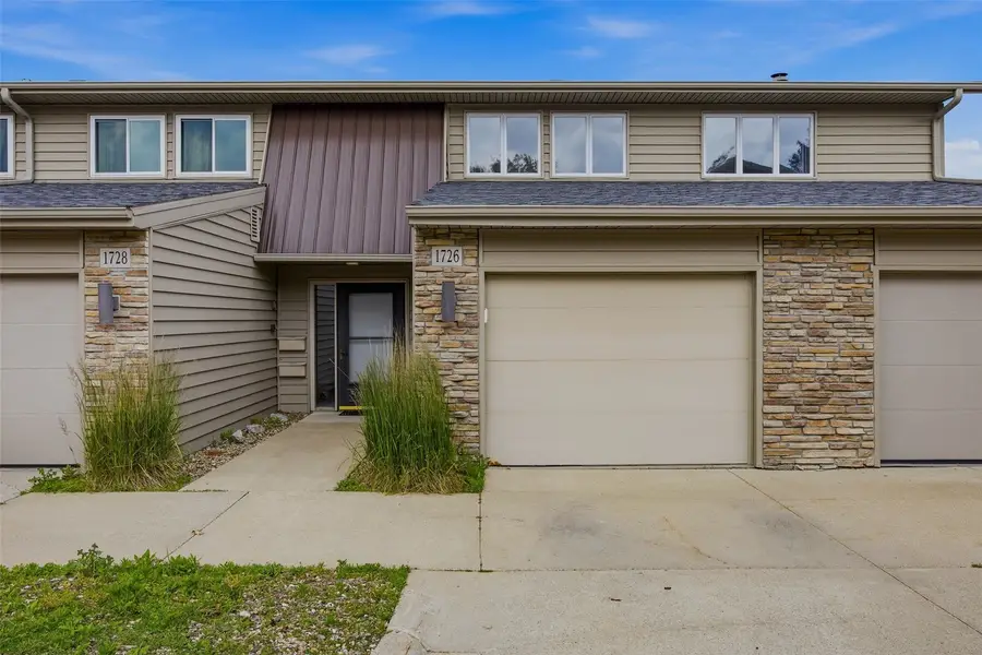 1726 Applewood Place Ne, Cedar Rapids, IA 52402 - #2