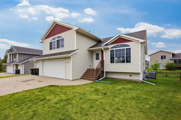 2609 Russell Drive, Iowa City, IA 52240