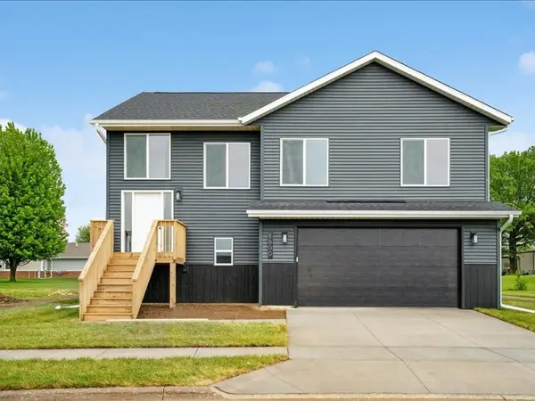 1502 Duncan Drive, Muscatine, IA 52761