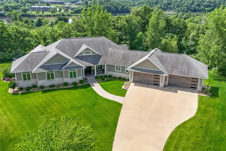 3003 Cedar River Court Ne, Cedar Rapids, IA 52411 - #2