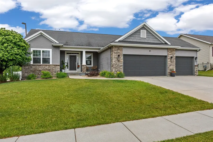 2414 Hallbrook Street Sw, Cedar Rapids, IA 52404 - #2
