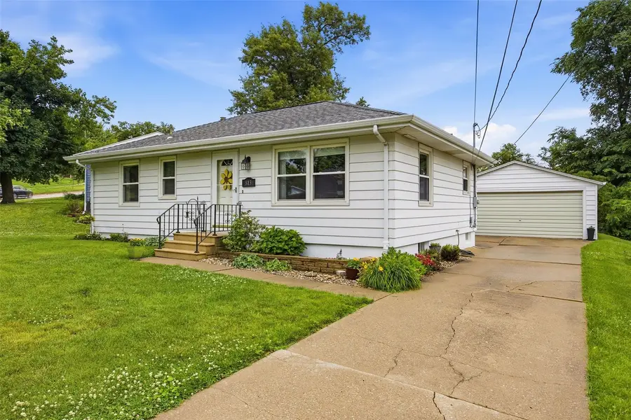 813 Westwood Drive Nw, Cedar Rapids, IA 52405 - #2