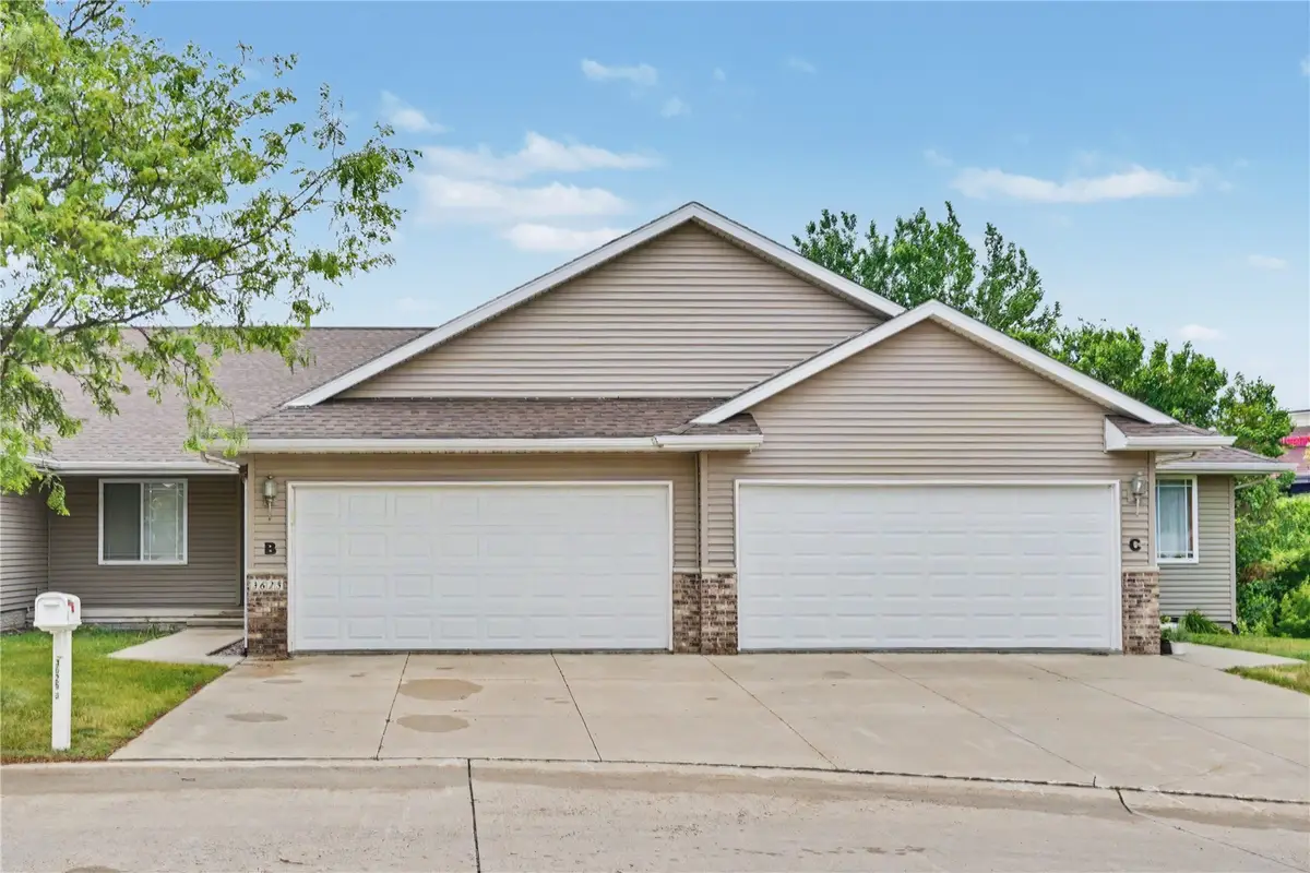 3625 37th Avenue Sw, Cedar Rapids, IA 52404 - #1