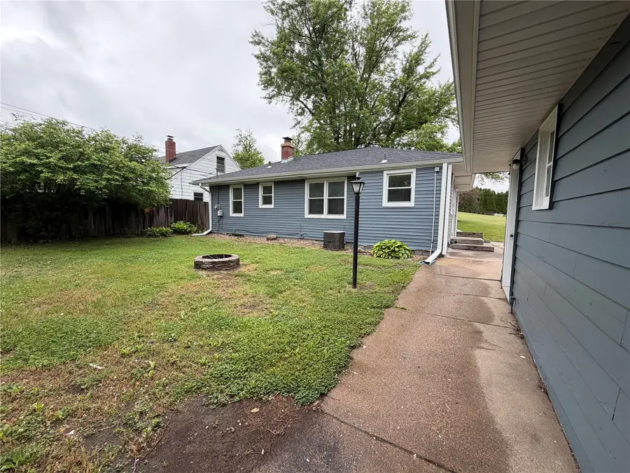 1012 30th Street Se, Cedar Rapids, IA 52403 - #3
