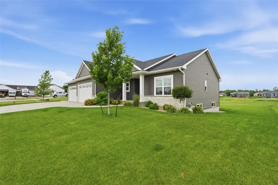 3008 Prairielight Court, Hiawatha, IA 52233 - #3