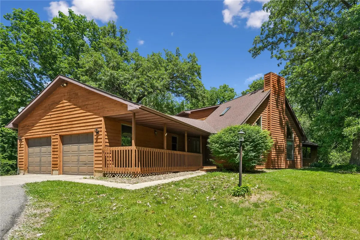 4084 Crest View Ne, Solon, IA 52333 - #1