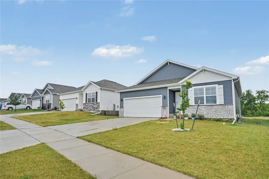 2786 Anne Dr, Hiawatha, IA 52233 - #2