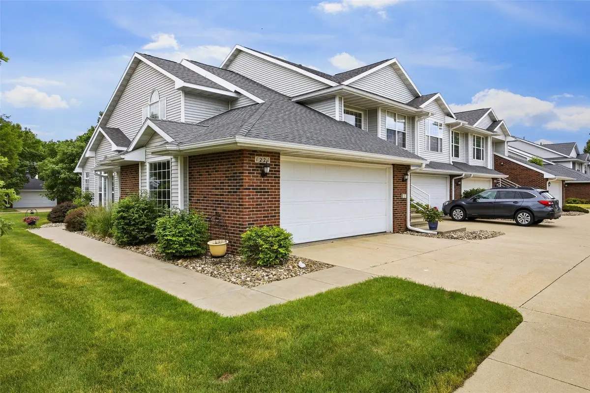 1221 A'hearn Dr Ne, Cedar Rapids, IA 52402 - #1