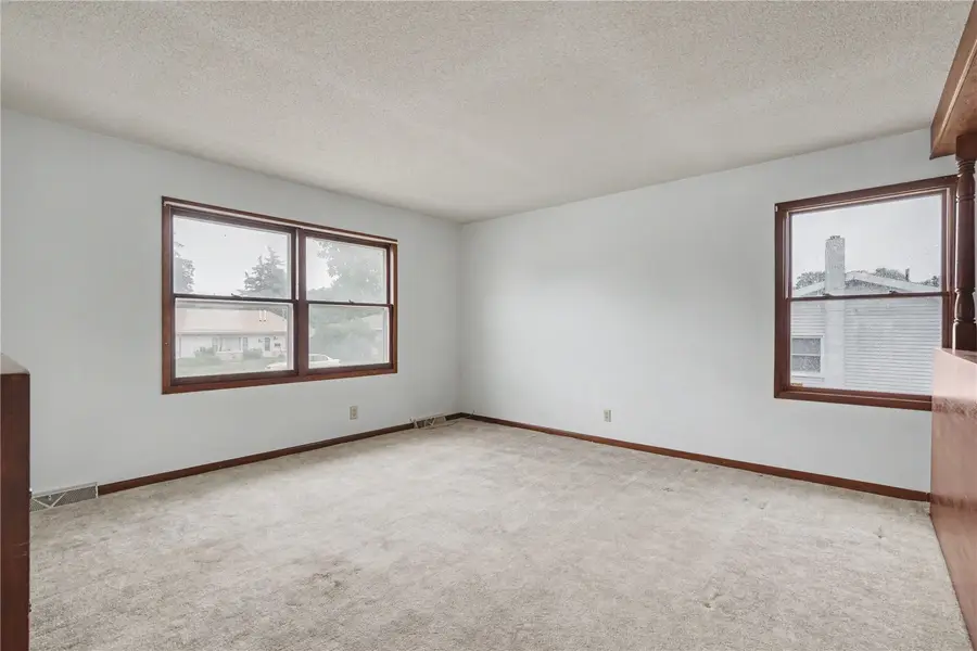 347 3rd St N, Central City, IA 52214 - #3