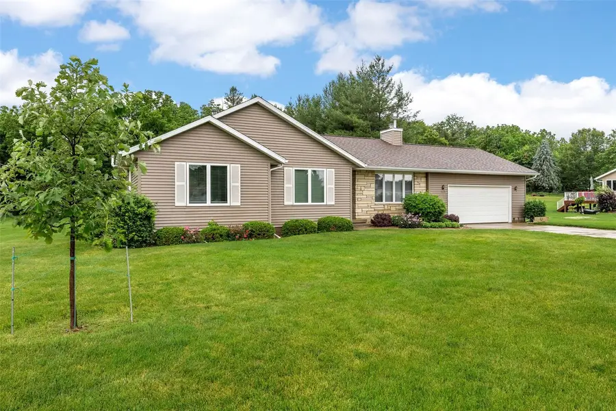9189 Deer Ridge Dr, Cedar Rapids, IA 52411 - #2