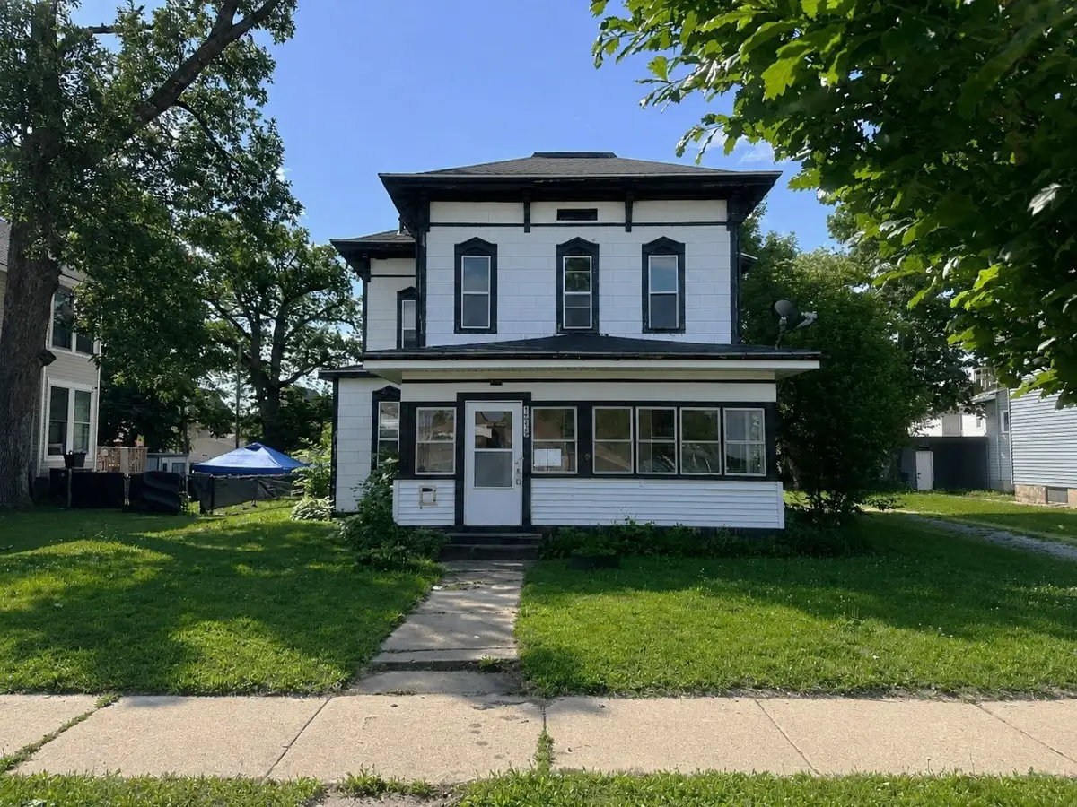 1515 B Ave Ne, Cedar Rapids, IA 52402 - #1