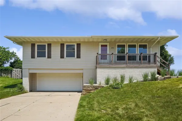 292 Windsor Dr Ne, Cedar Rapids, IA 52402