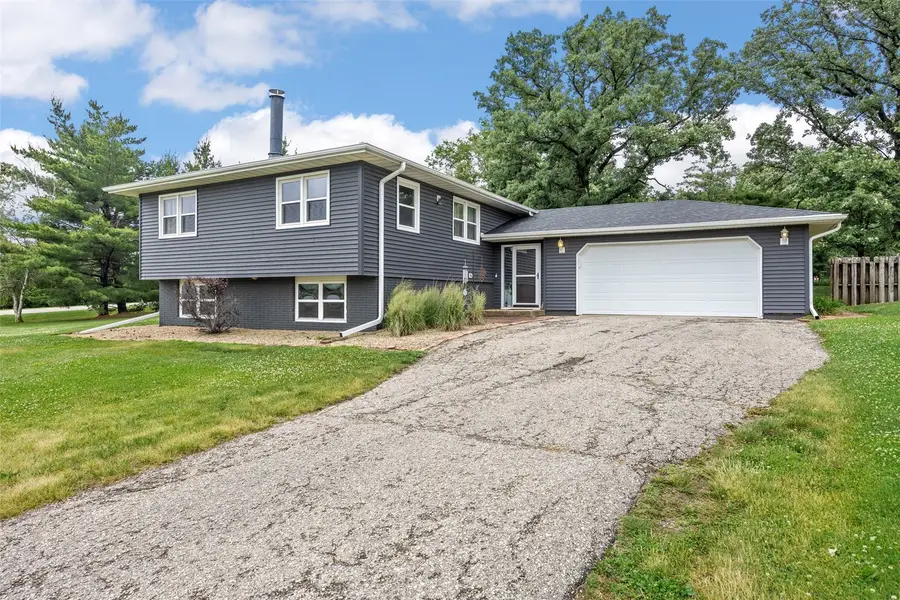 790 Leslie Court, Robins, IA 52328 - #3