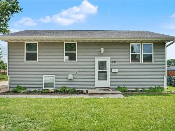 49 Devonwood Avenue Sw, Cedar Rapids, IA 52404