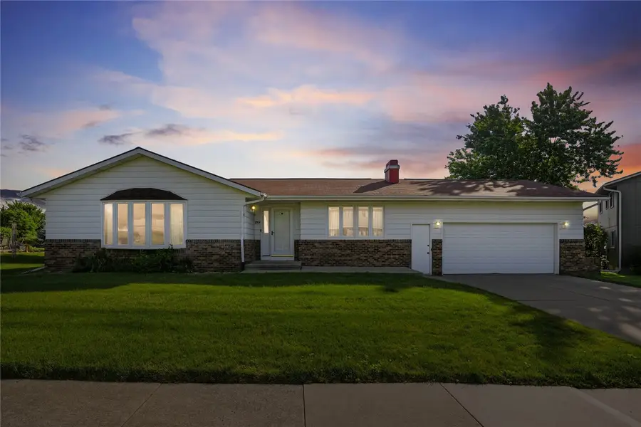 3904 Sally Drive Ne, Cedar Rapids, IA 52402 - #2