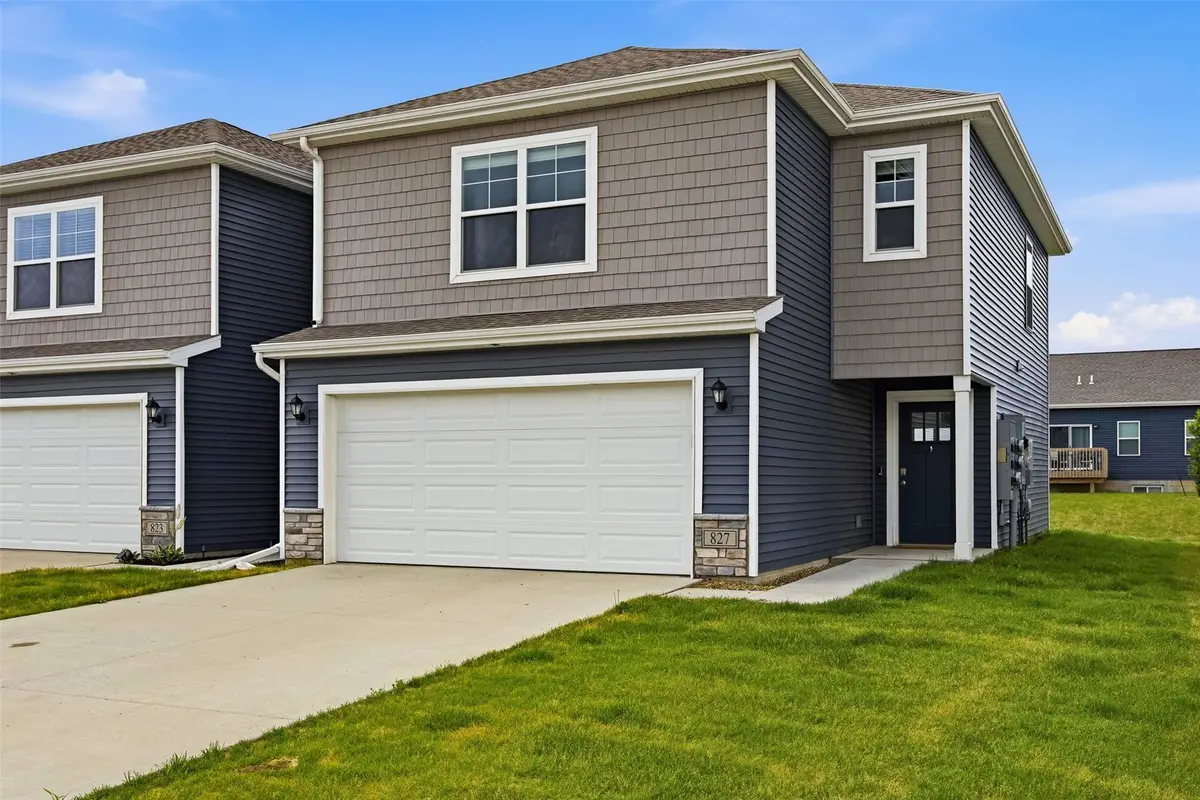 827 Oak Dr, Palo, IA 52324 - #1