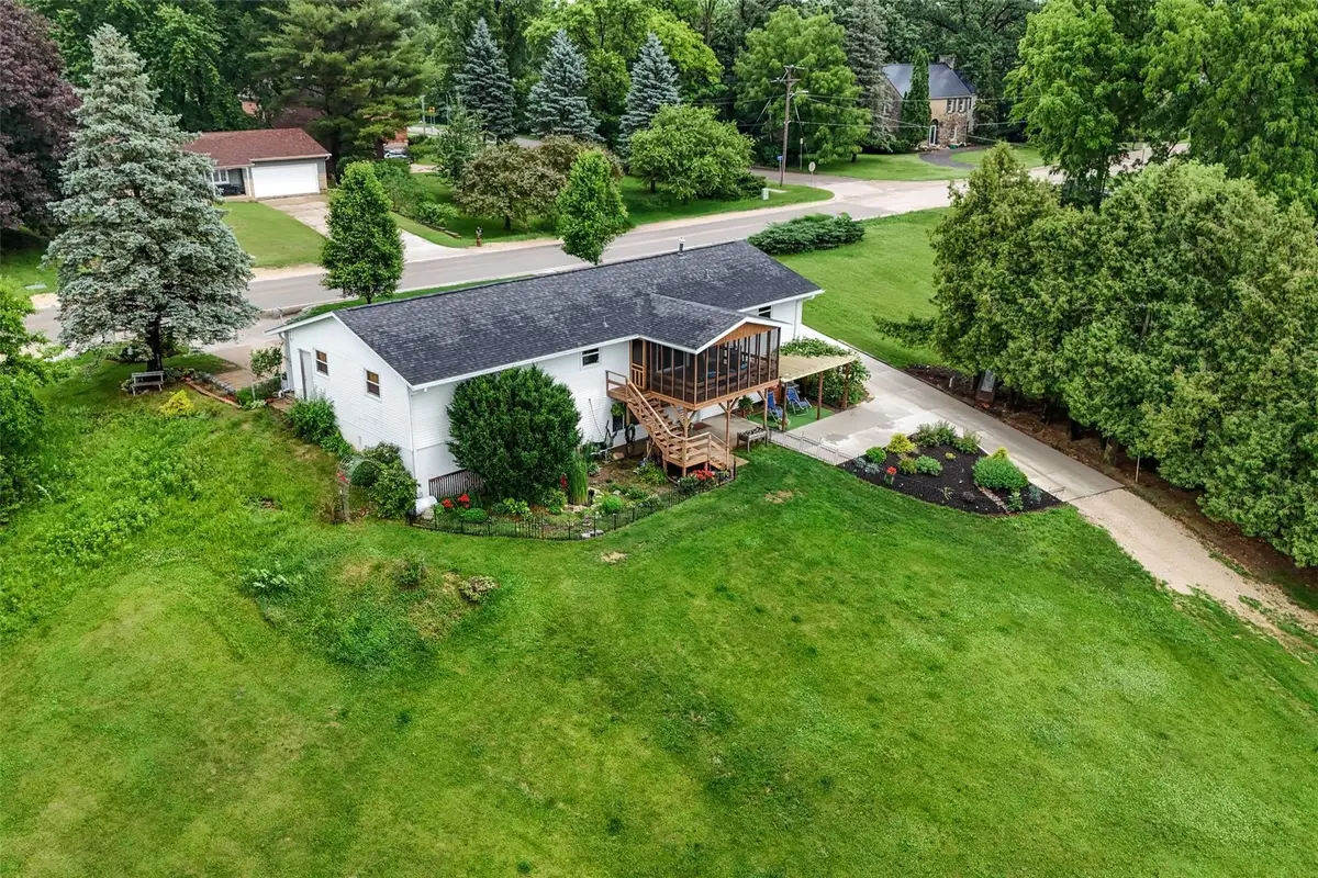 402 N Ford Street, Anamosa, IA 52205 - #1