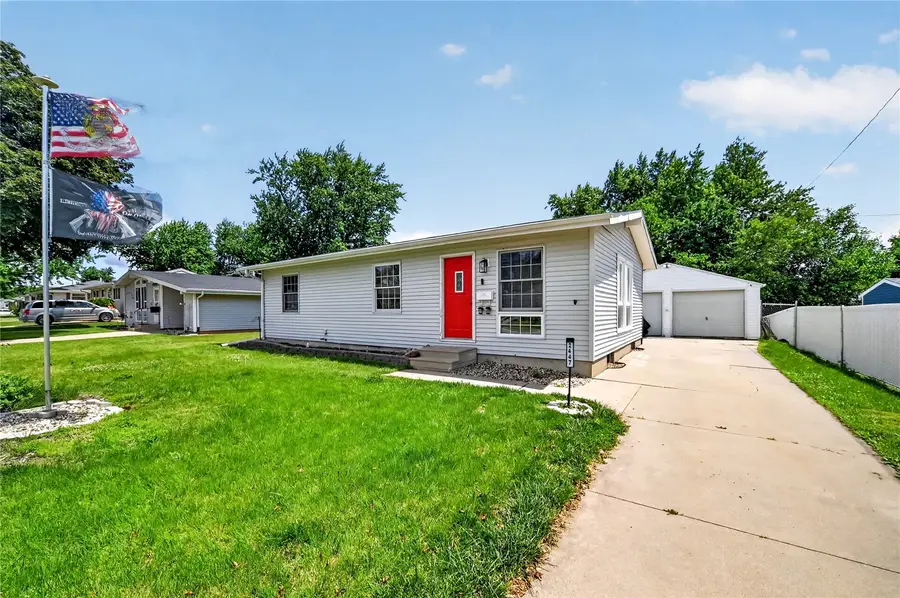 2447 Lauren Drive Sw, Cedar Rapids, IA 52404 - #2