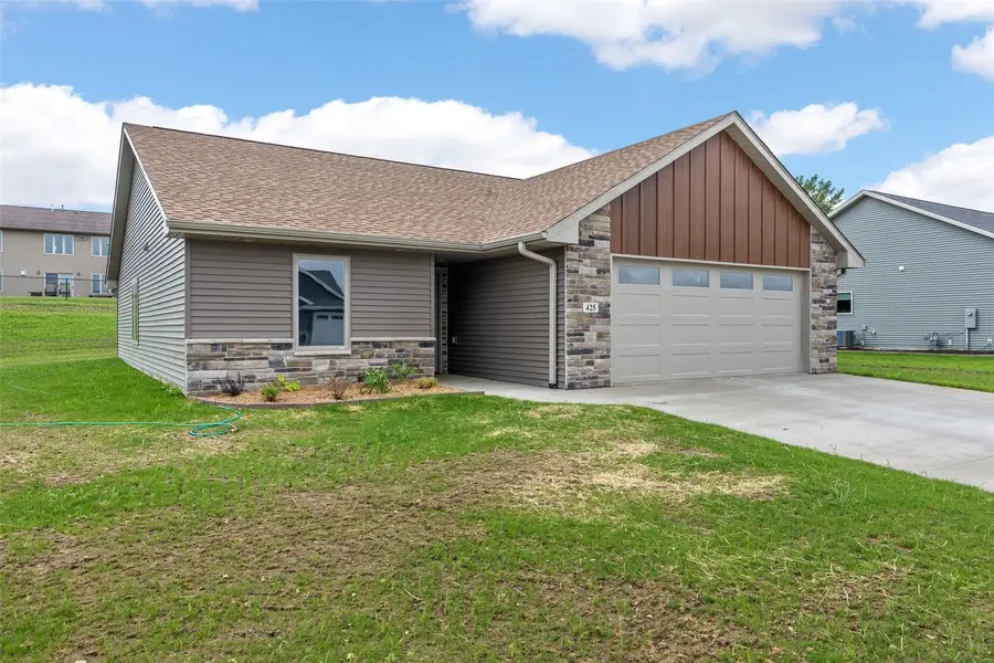 425 Council Street, Anamosa, IA 52205 - #2