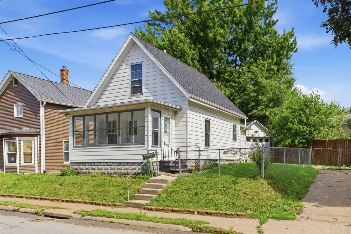 1214 E 2nd St, Muscatine, IA 52761 - #1
