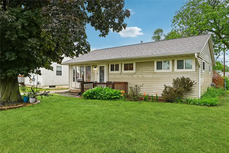 2430 3rd Avenue, Marion, IA 52302 - #2