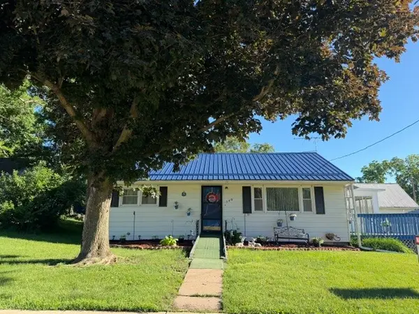 540 E Linn Street, Coggon, IA 52218