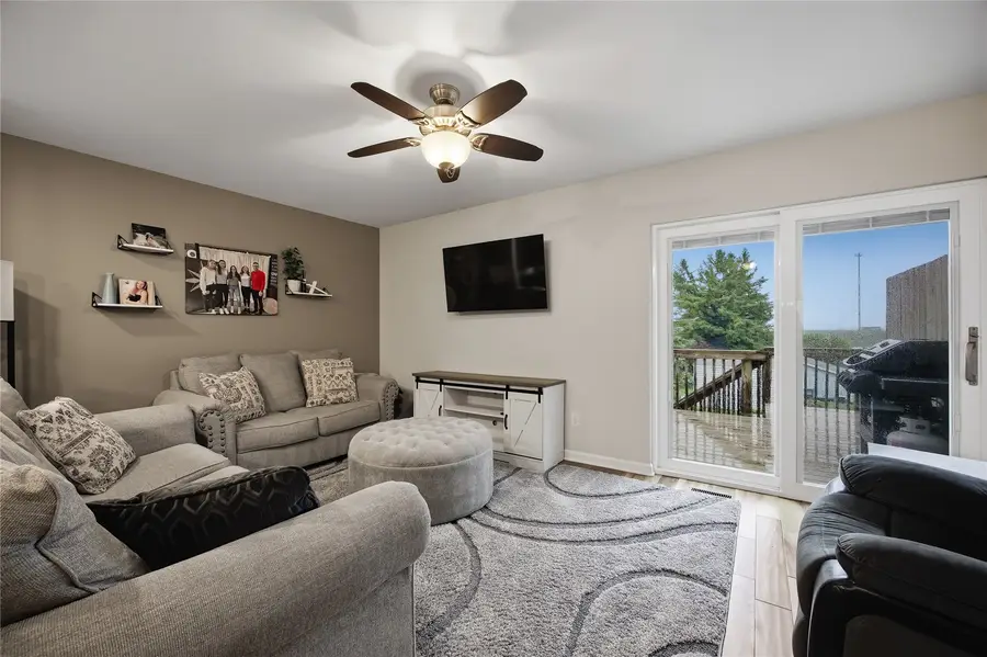 410 W W Main Street #1, Urbana, IA 52345 - #2
