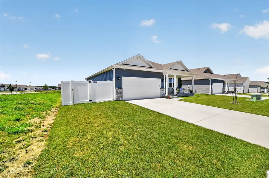 2806 Mary Drive, Hiawatha, IA 52233 - #2