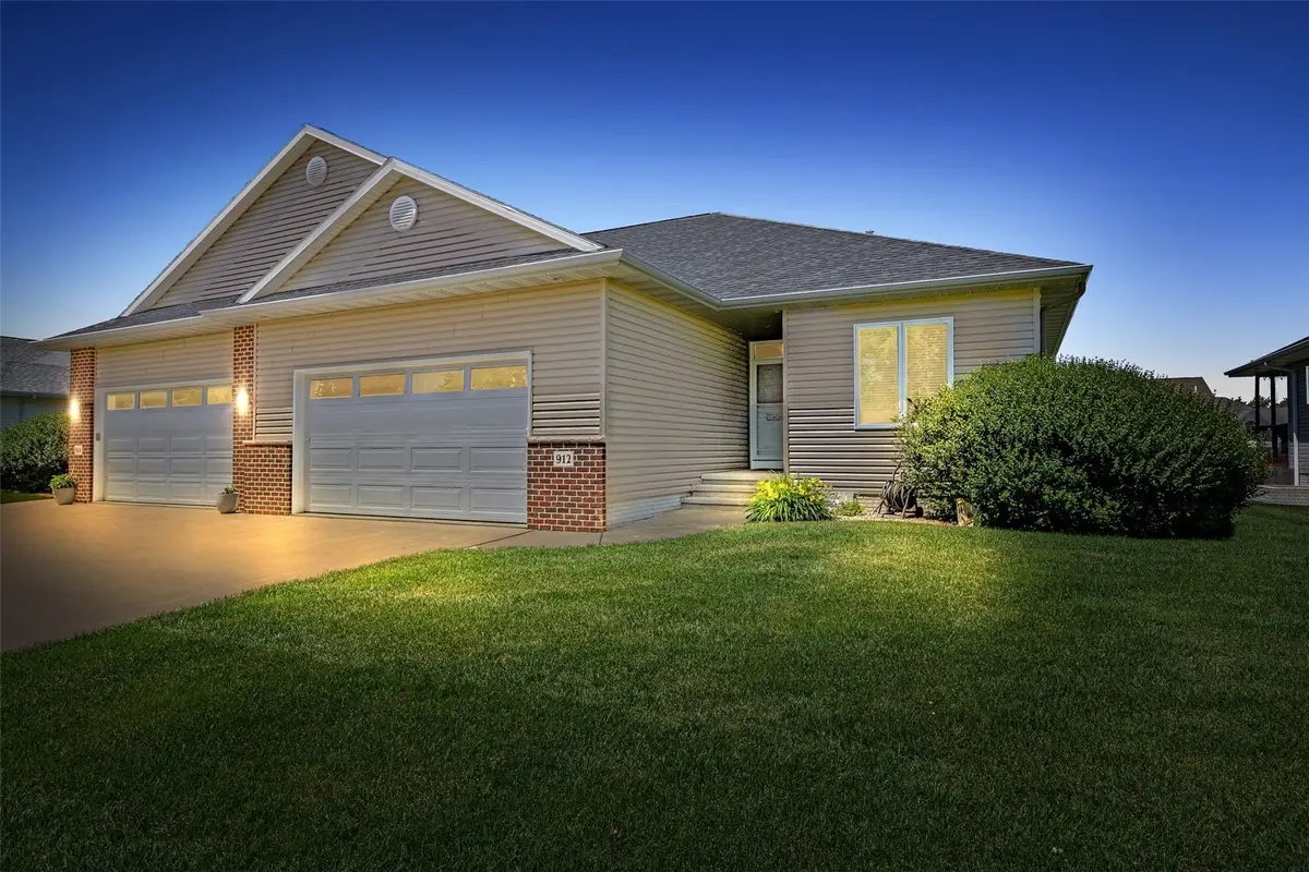 912 NE Dorchester Place Ne #912, Cedar Rapids, IA 52402 - #1