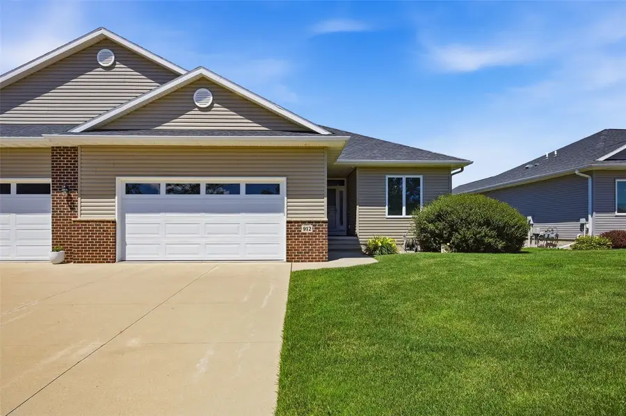 912 NE Dorchester Place Ne #912, Cedar Rapids, IA 52402 - #2