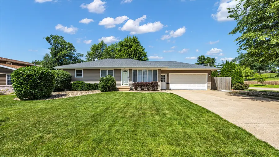 2339 Meadow Lane Ne, Cedar Rapids, IA 52402 - #2