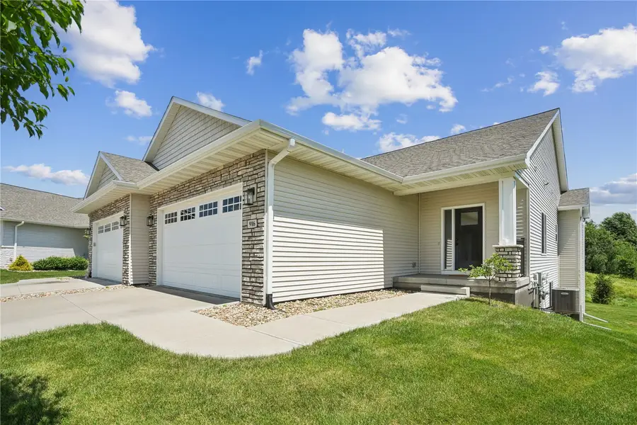 916 Summit Ct, Tiffin, IA 52340 - #3