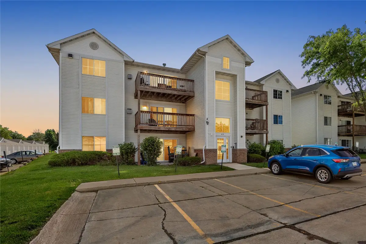 4611 1st Avenue Sw #7, Cedar Rapids, IA 52405 - #1