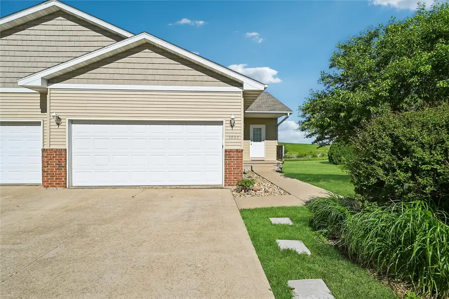 3824 Lakeview Drive Sw, Cedar Rapids, IA 52404 - #3