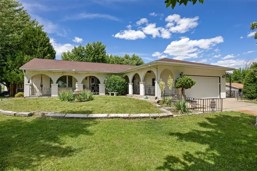 400 E Southview Road, Fairfax, IA 52228 - #2