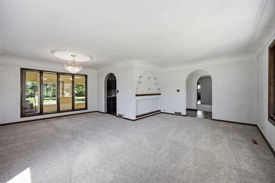 400 E Southview Road, Fairfax, IA 52228 - #3