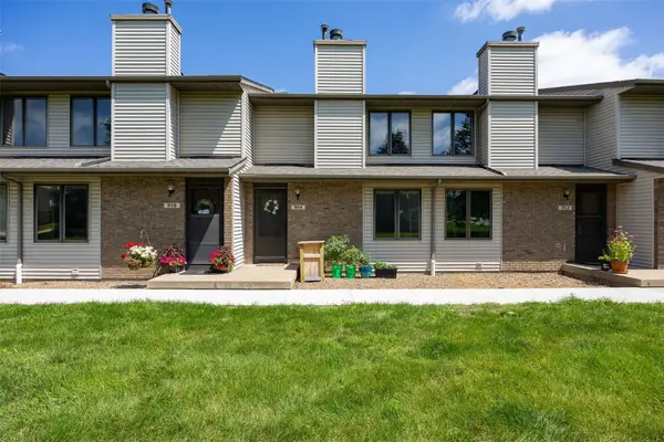 904 West Side Drive, Iowa City, IA 52246