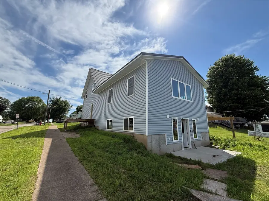 308 E 2nd Street, Mechanicsville, IA 52306 - #2