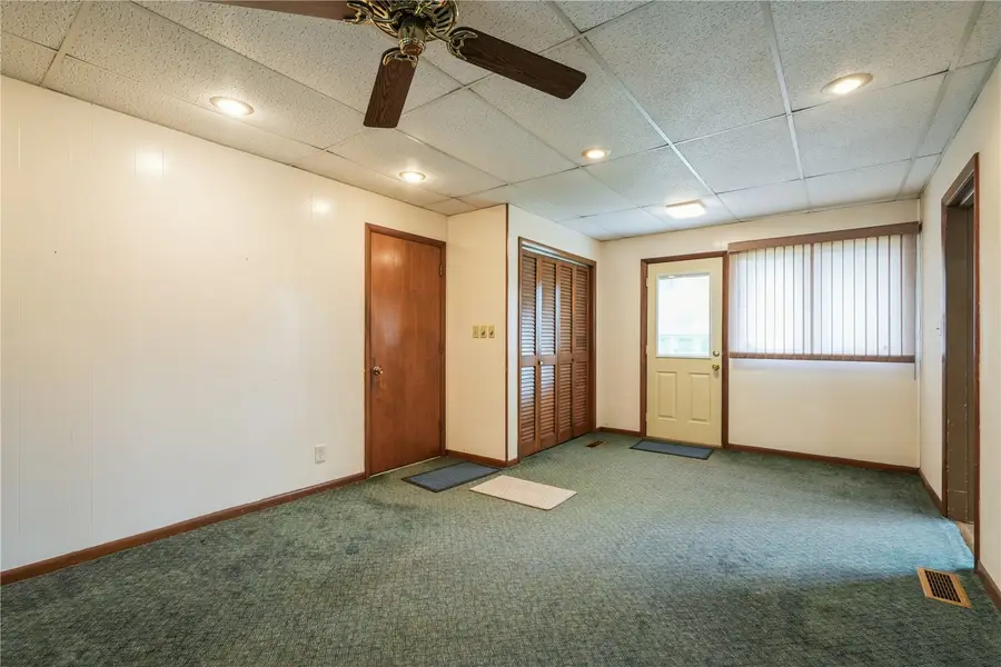 1000 29th Street Ne, Cedar Rapids, IA 52402 - #3
