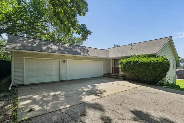 3009 Harvest Hill Road, Cedar Rapids, IA 52404