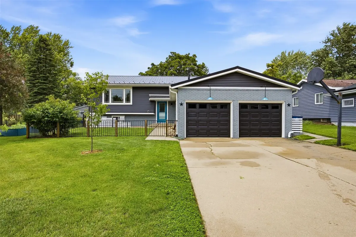 101 Candlestick Drive Ne, Mount Vernon, IA 52314 - #1