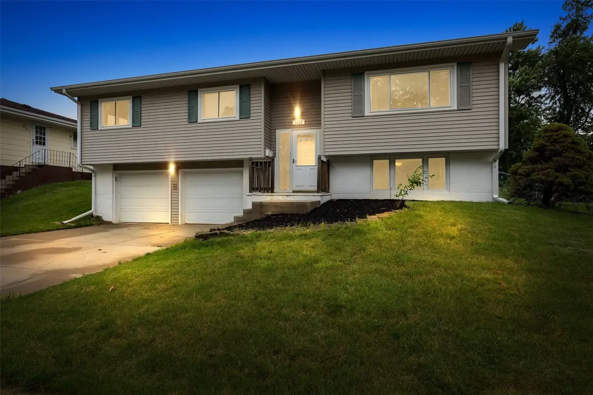1870 26th Street, Marion, IA 52302 - #1