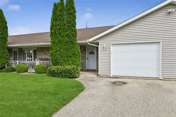102 Richland Avenue #3, Urbana, IA 52345
