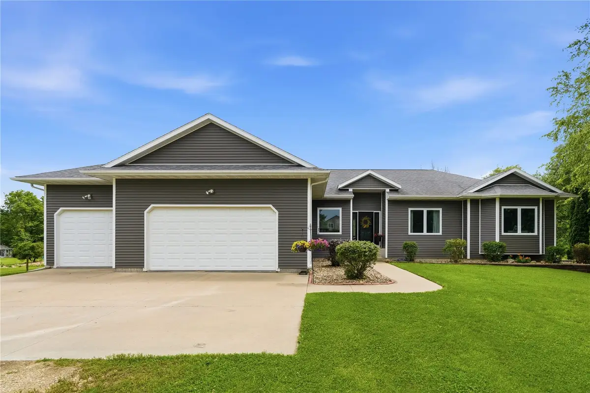 7977 218th Avenue, Martelle, IA 52305 - #1