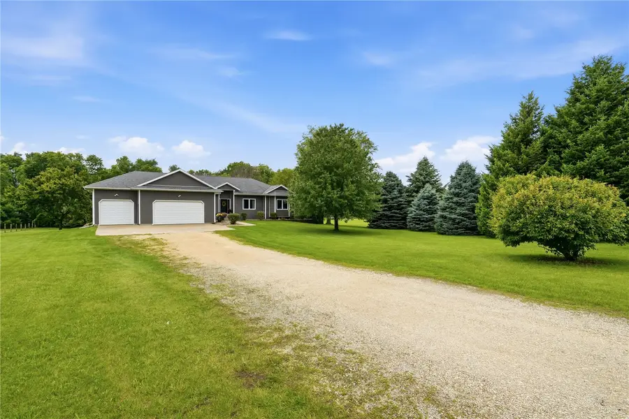 7977 218th Avenue, Martelle, IA 52305 - #2