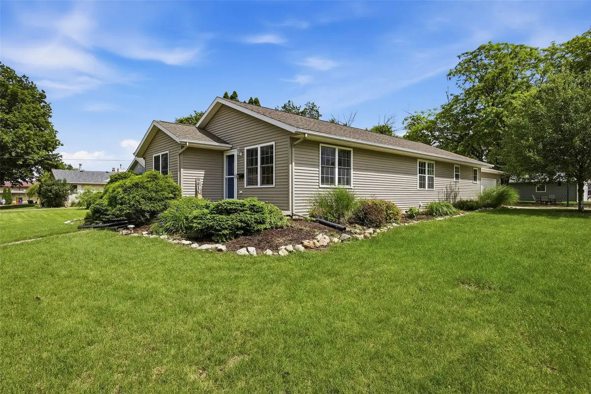 1103 E 1st Street, Anamosa, IA 52205 - #1