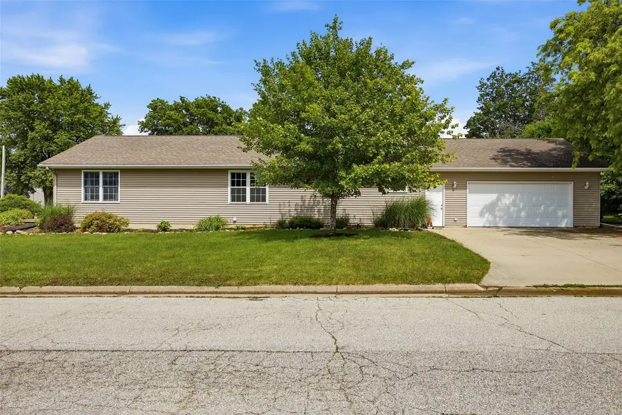 1103 E 1st Street, Anamosa, IA 52205 - #2