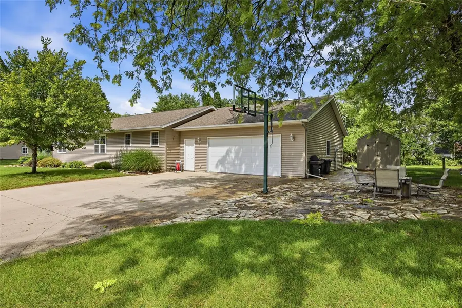 1103 E 1st Street, Anamosa, IA 52205 - #3